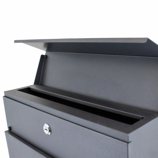 Cutia poștală de culoare gri