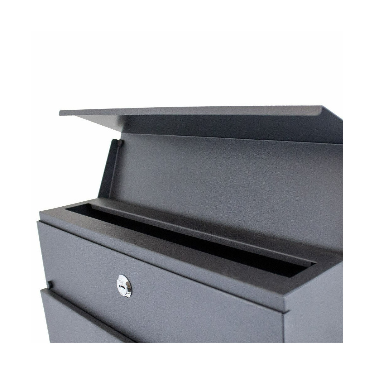 Cutia poștală de culoare gri