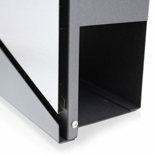 Cutia poștală de culoare gri