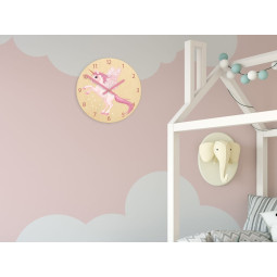 Ceas pentru camera copiilor cu un unicorn