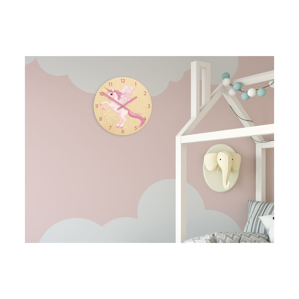 Ceas pentru camera copiilor cu un unicorn