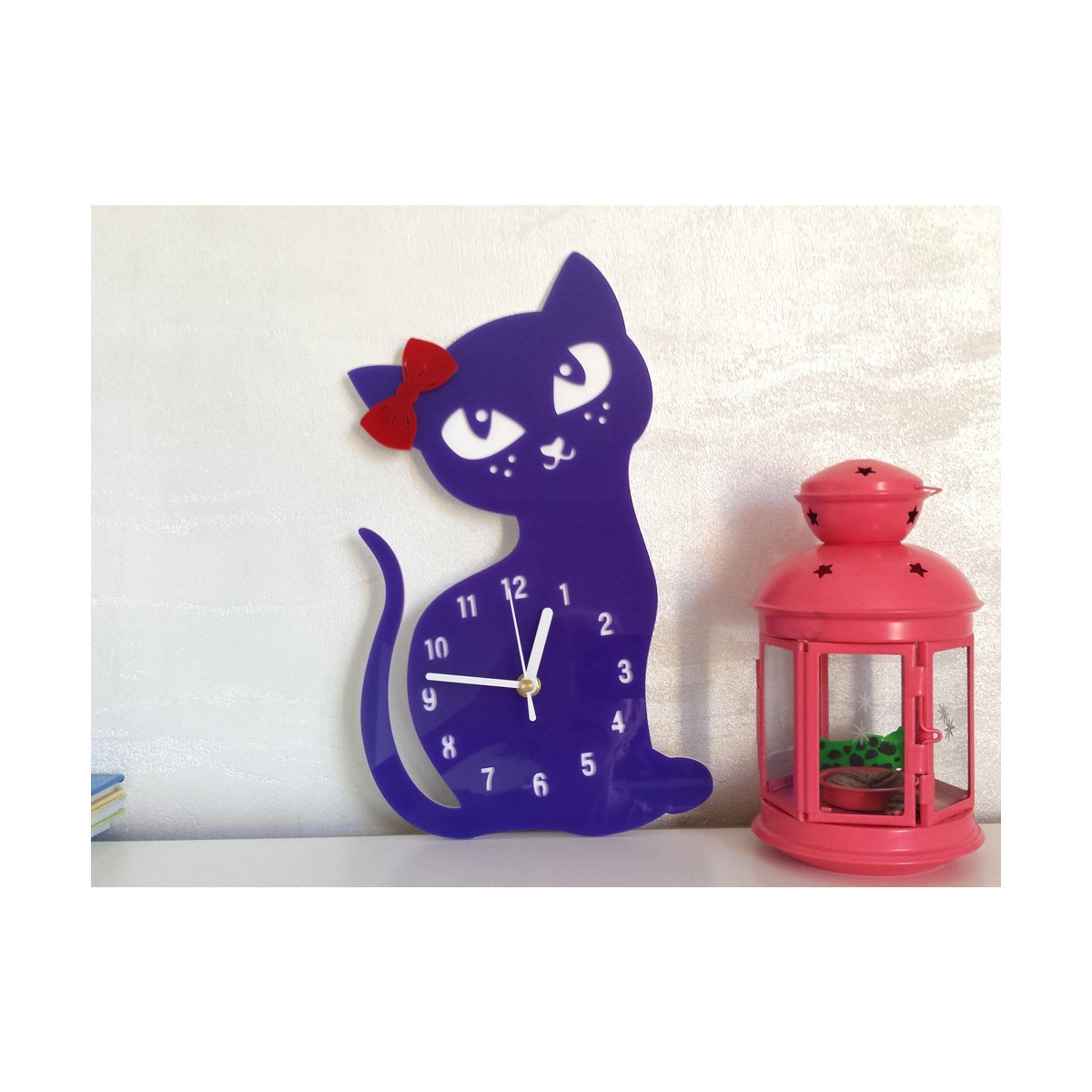 Ceasuri pentru camera copiilor cu pisici în diverse culori