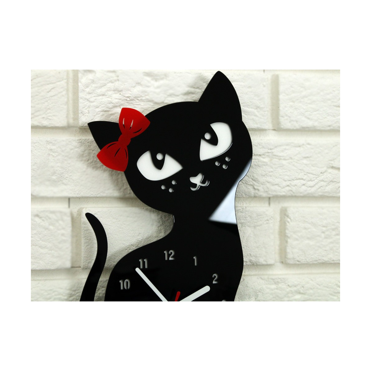 Ceasuri pentru camera copiilor cu pisici în diverse culori