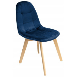 Scaun îmbrăcat în Scandinavia pentru living, de culoare albastră.