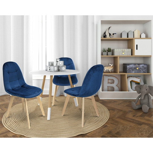 Scaun îmbrăcat în Scandinavia pentru living, de culoare albastră.