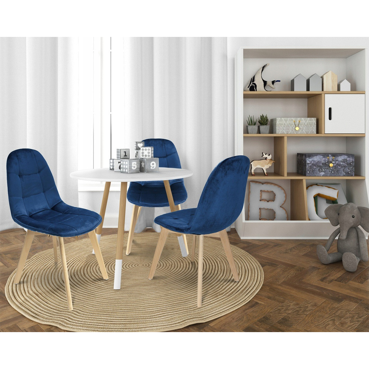 Scaun îmbrăcat în Scandinavia pentru living, de culoare albastră.