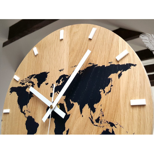 Ceas de perete MAPA LUMII - negru din lemn de stejar 33 cm