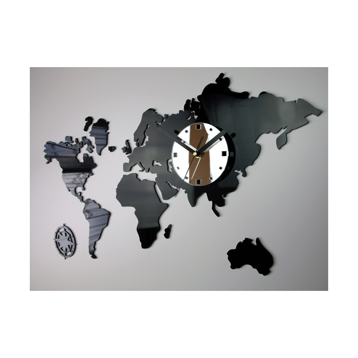 Ceas de perete cu hartă a lumii în culoare neagră
