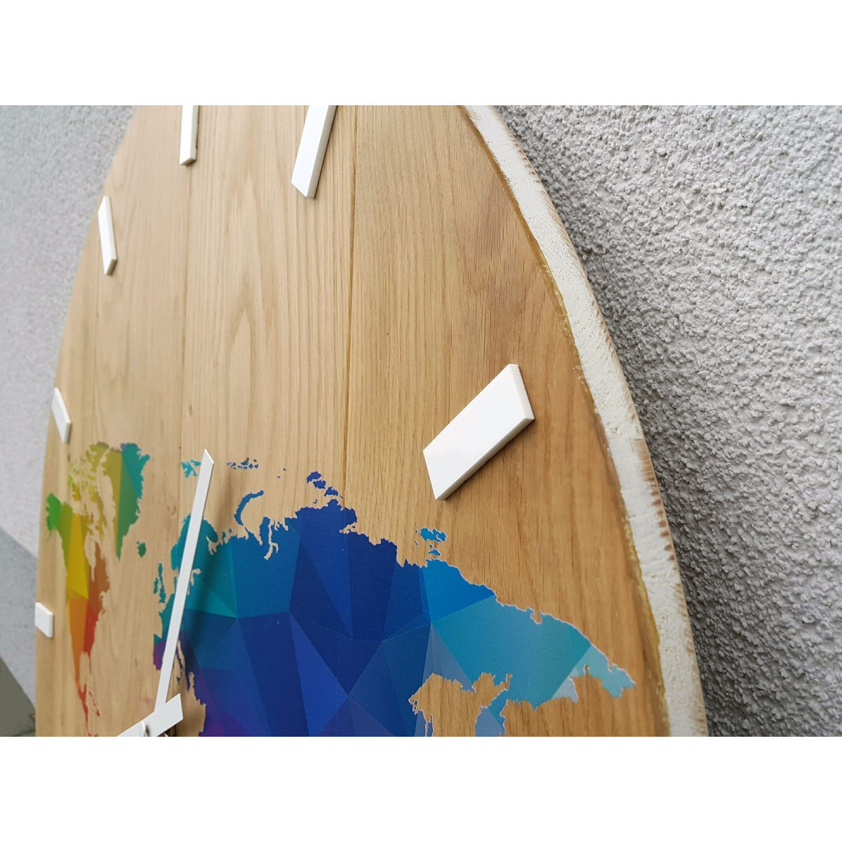 Ceas de perete din lemn cu hartă colorată a lumii de 60 cm