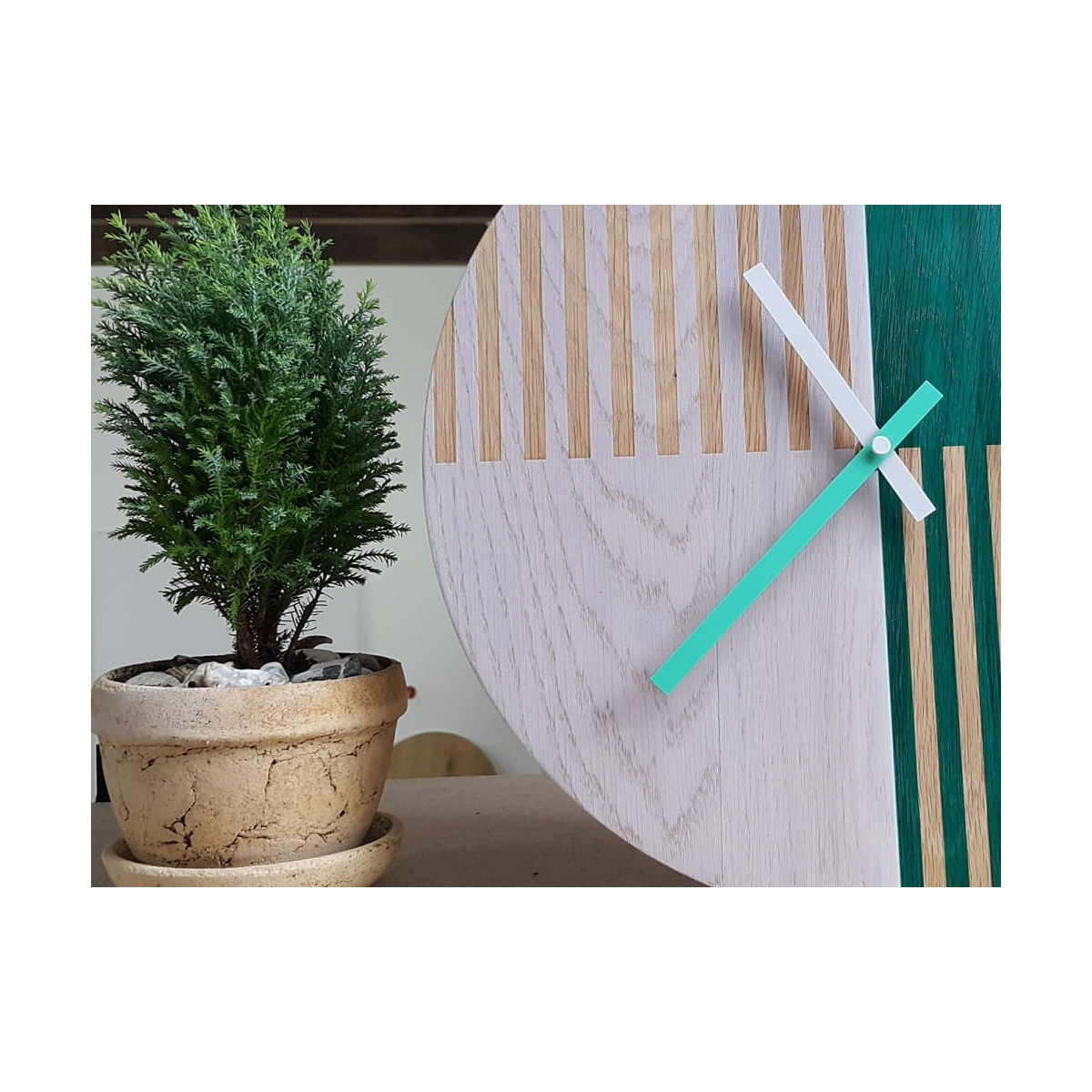 Ceas de perete din stejar, dungi albastre 33 cm