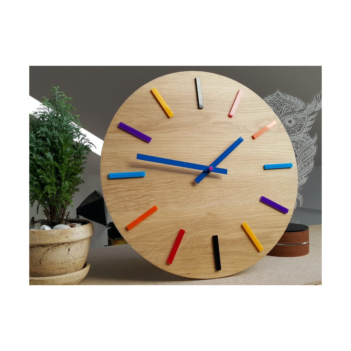 Ceas de perete colorat cu cadran albastru de 33 cm