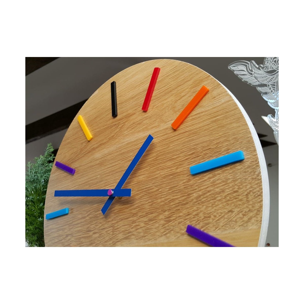 Ceas de perete colorat cu cadran albastru de 33 cm