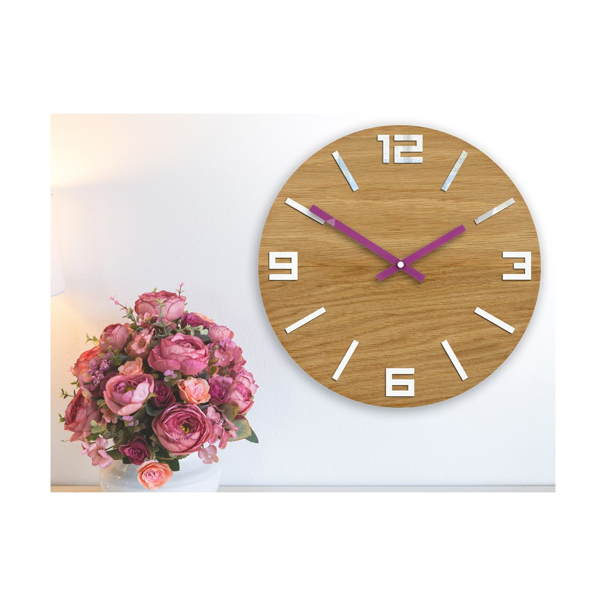 Ceasuri moderne din lemn ARABIC - alb/vișiniu 33 cm