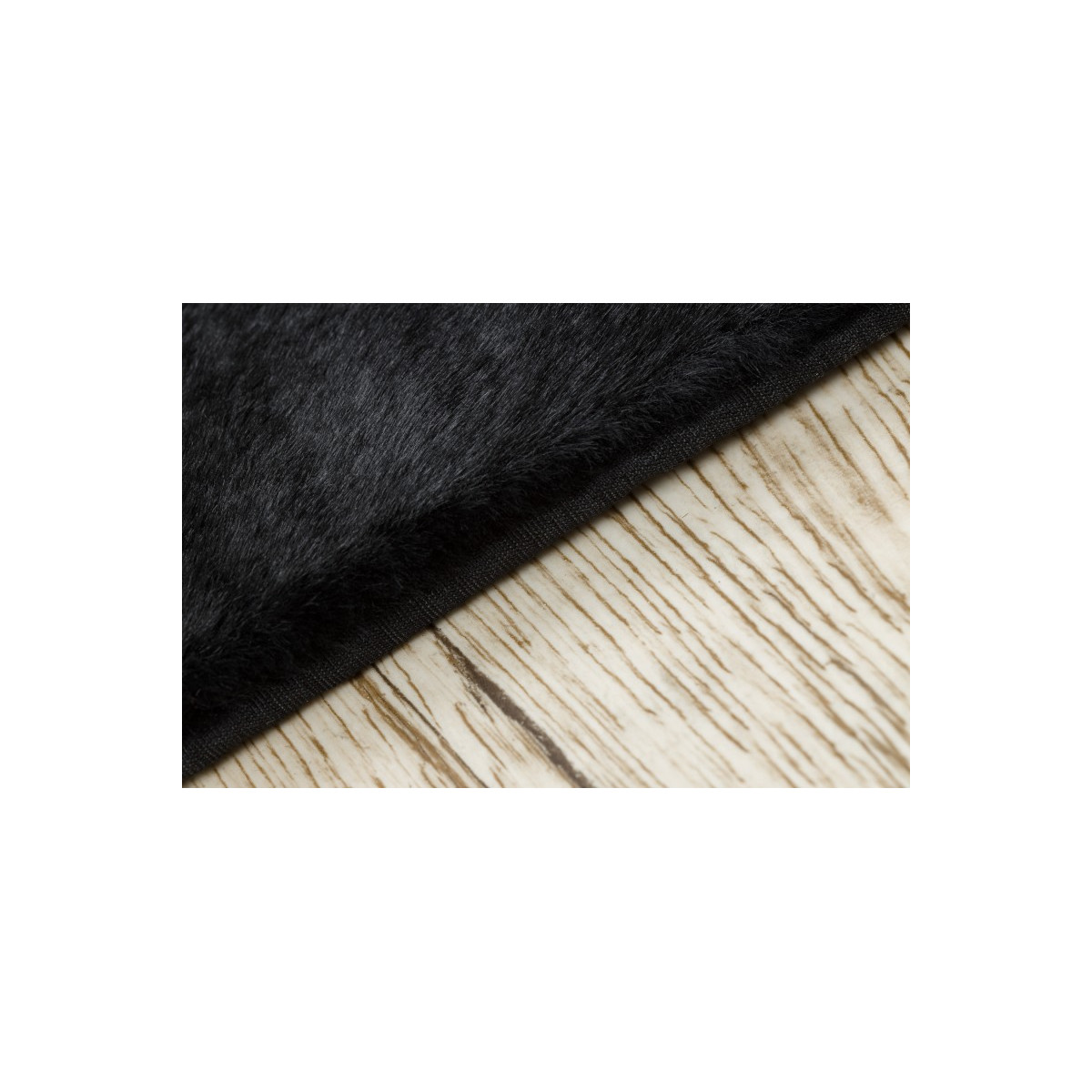 Covor shaggy negru în diferite dimensiuni