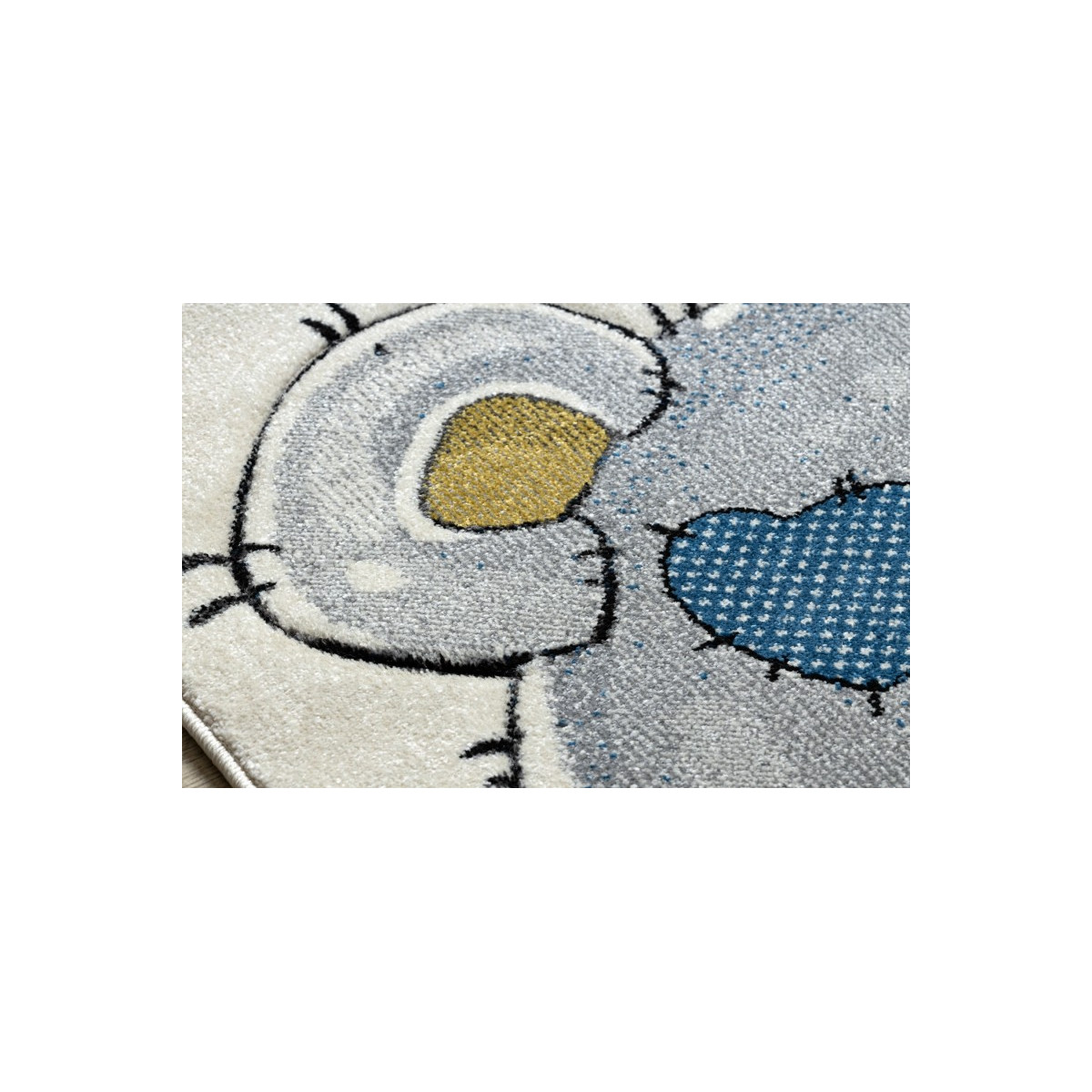 Un covor de calitate pentru copii de culoare bej cu un urs.