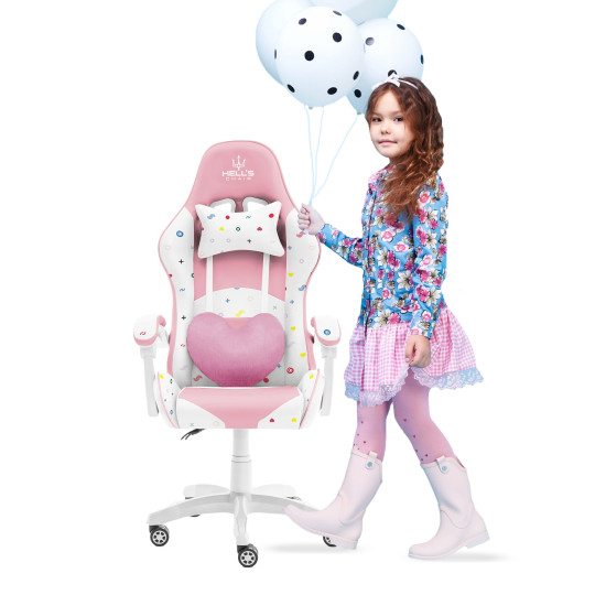 Scaun de joc pentru fete de culoare roz, cu pernă în formă de inimă.