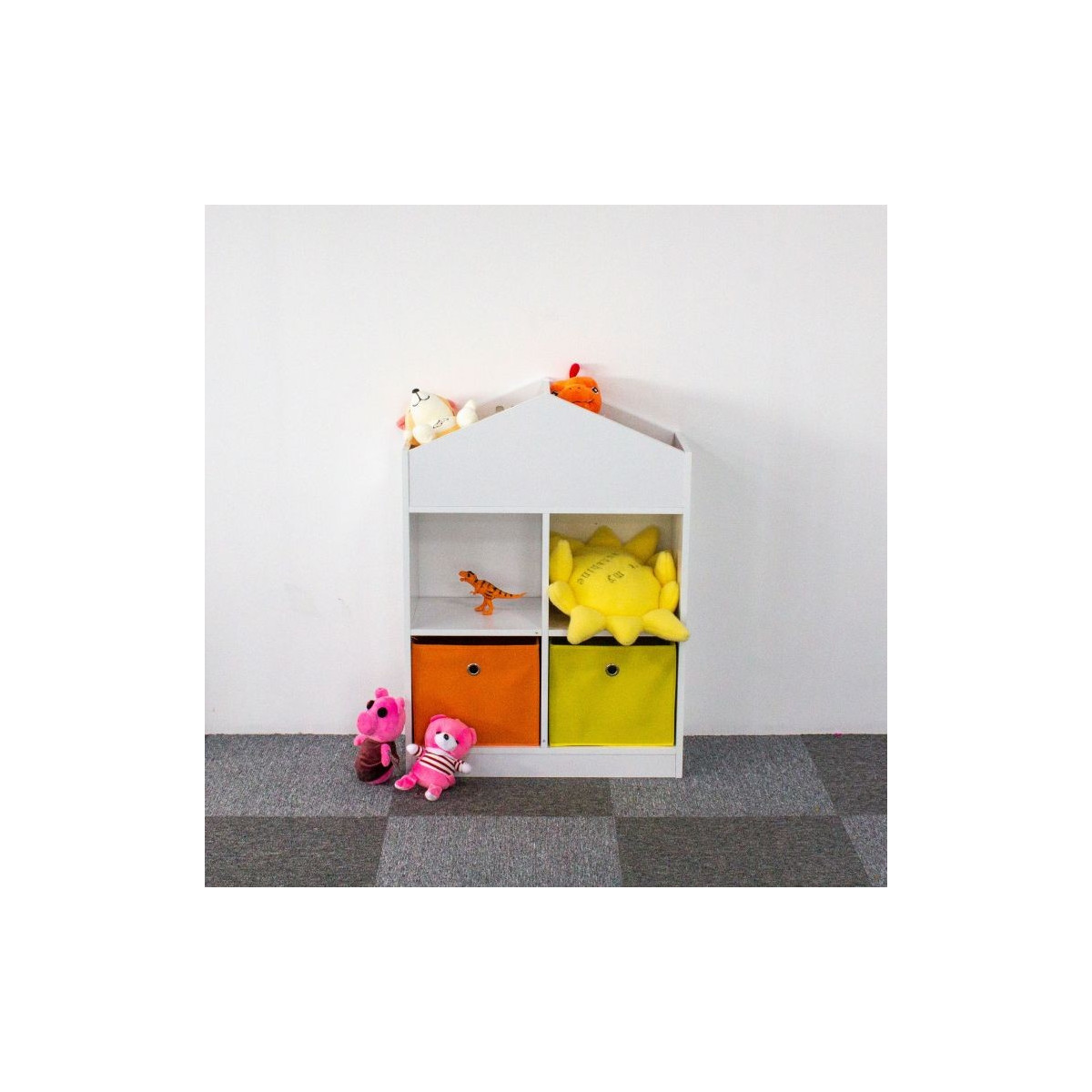 Dulap pentru copii cu raft în cameră