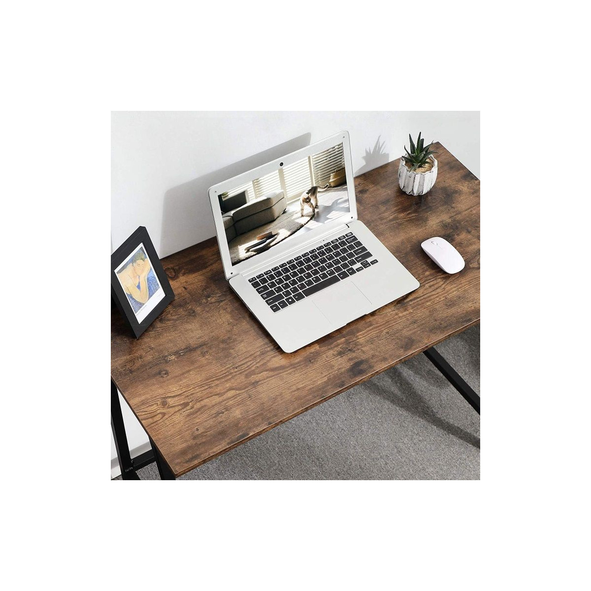 Birou pentru cameră de copii de culoare maro