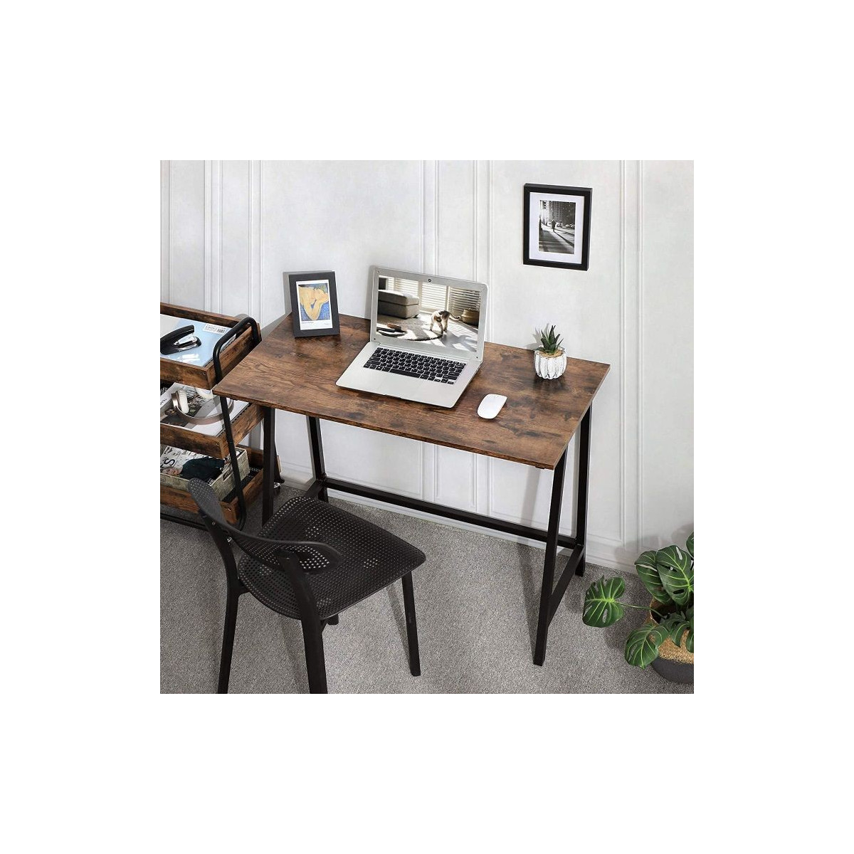 Birou pentru cameră de copii de culoare maro