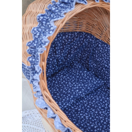 Cărucior din fân pentru păpuși