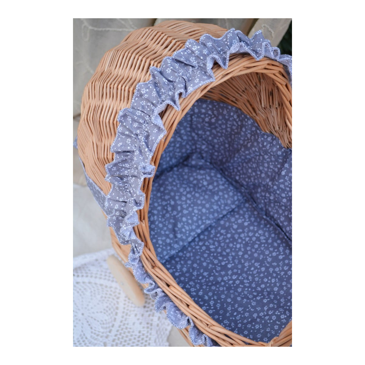 Cărucior din ratan pentru copii cu păturică pentru păpuși