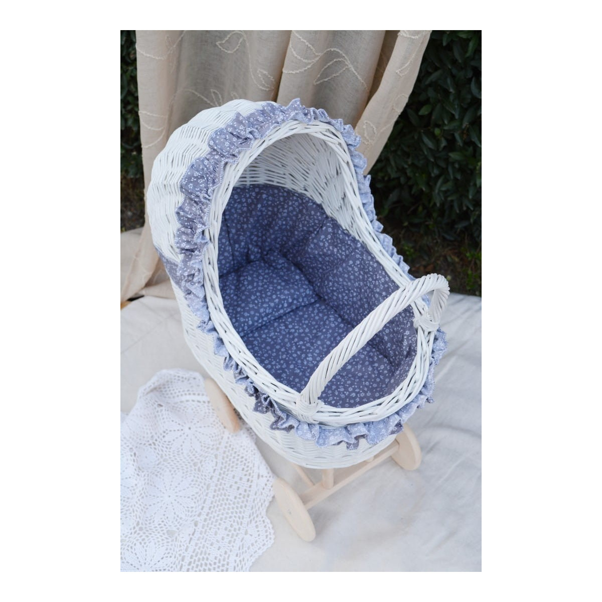 Jucărie de calitate pentru copii - cărucior din rattan de culoare albă