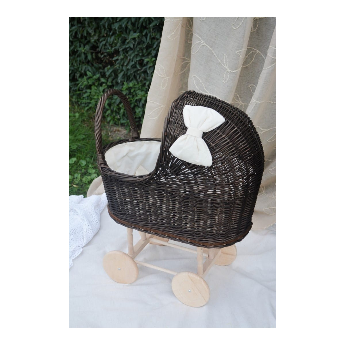 Carucior pentru copii de culoare marron