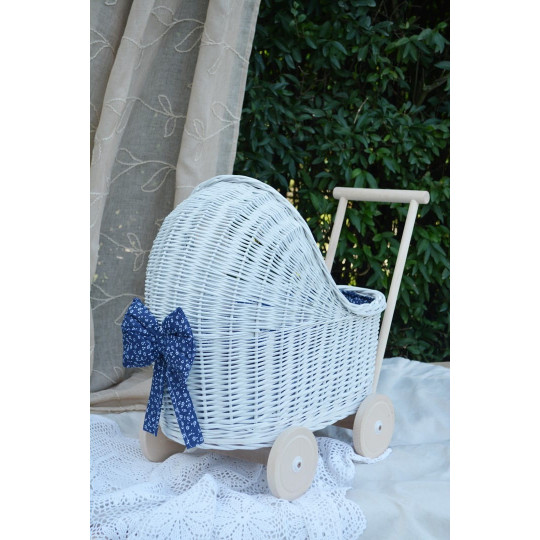 Cărucior de joacă pentru copii din ratan de culoare albă