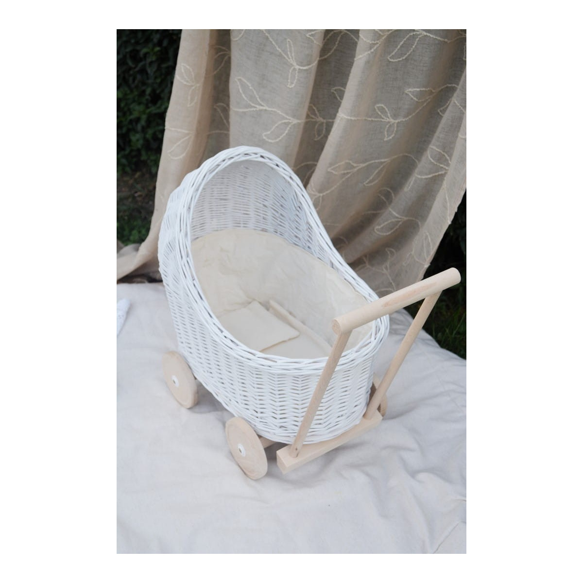 Cărucioare din ratan alb pentru copii ieftine
