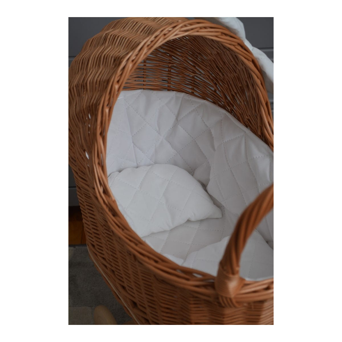 Căruț de păpuși din ratan, fabricat manual