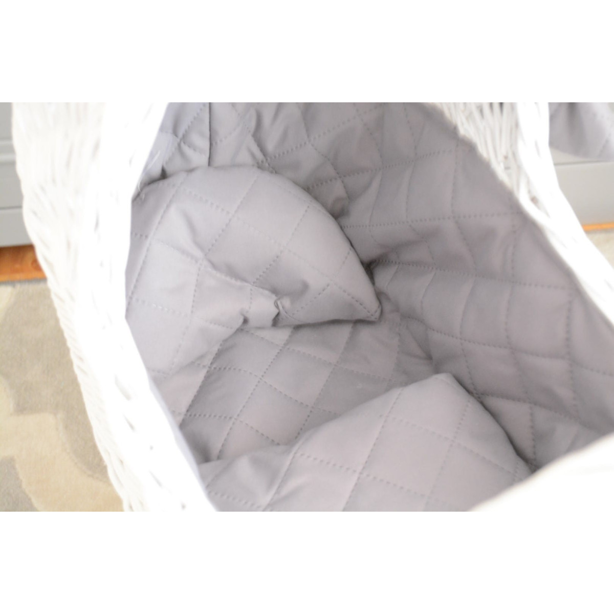 Cărucioare de păpuși din ratan de calitate, de culoare albă