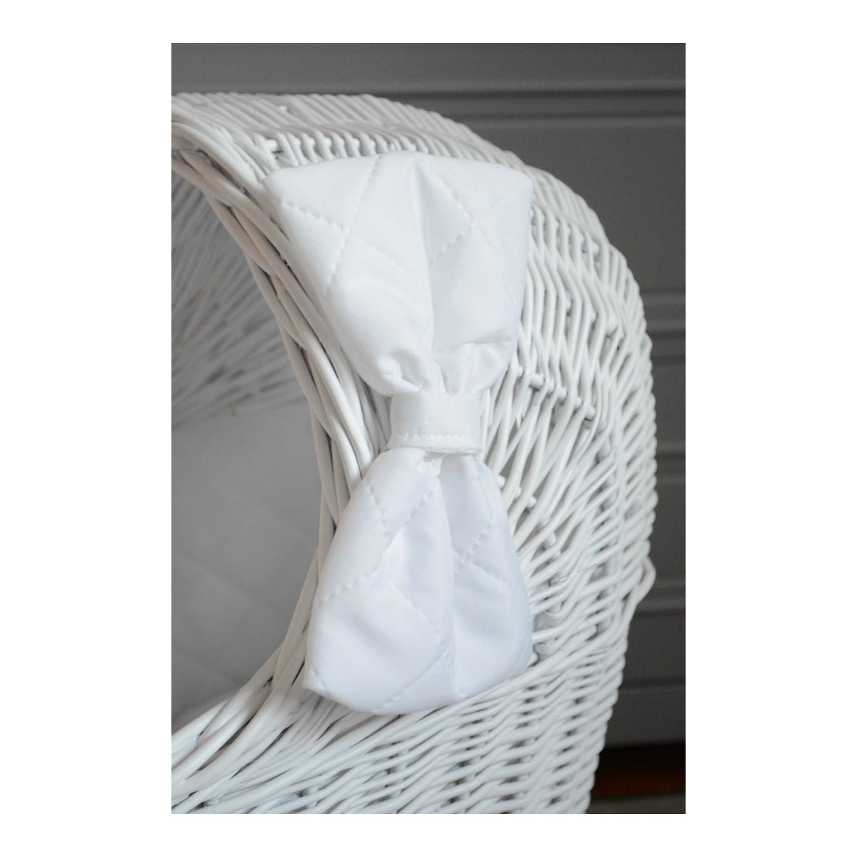 Jucărie modernă pentru copii, cărucior pentru păpuși, tricotat manual.