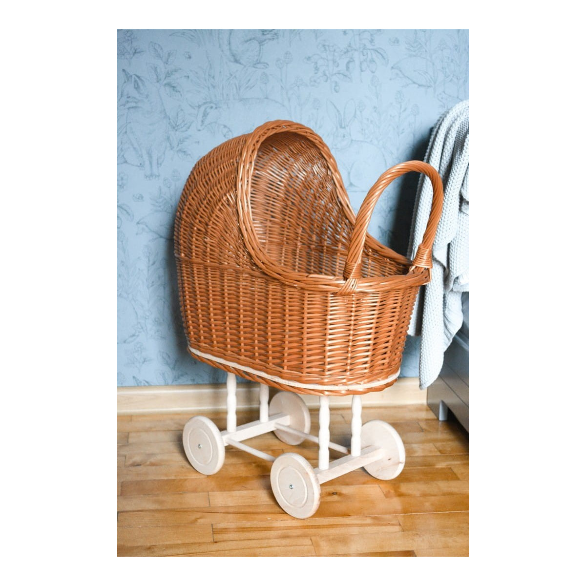 Cumpărătură manuală de cărucior pentru păpuși de culoare maro