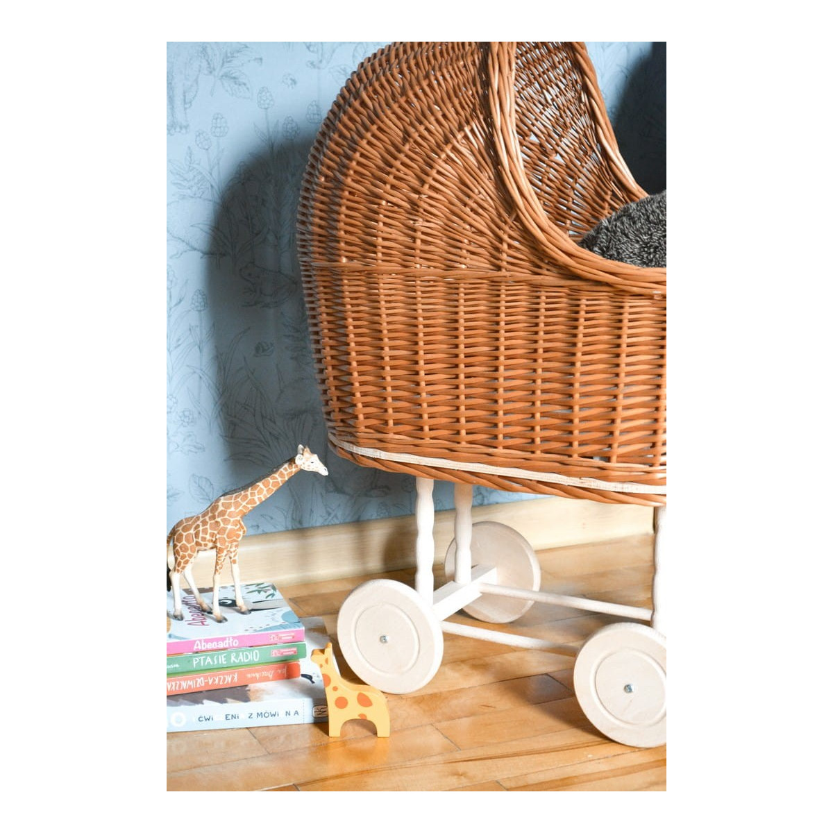 Cumpărătură manuală de cărucior pentru păpuși de culoare maro