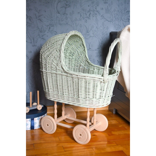 Cărucior verde din rachită pentru păpuși la un super preț