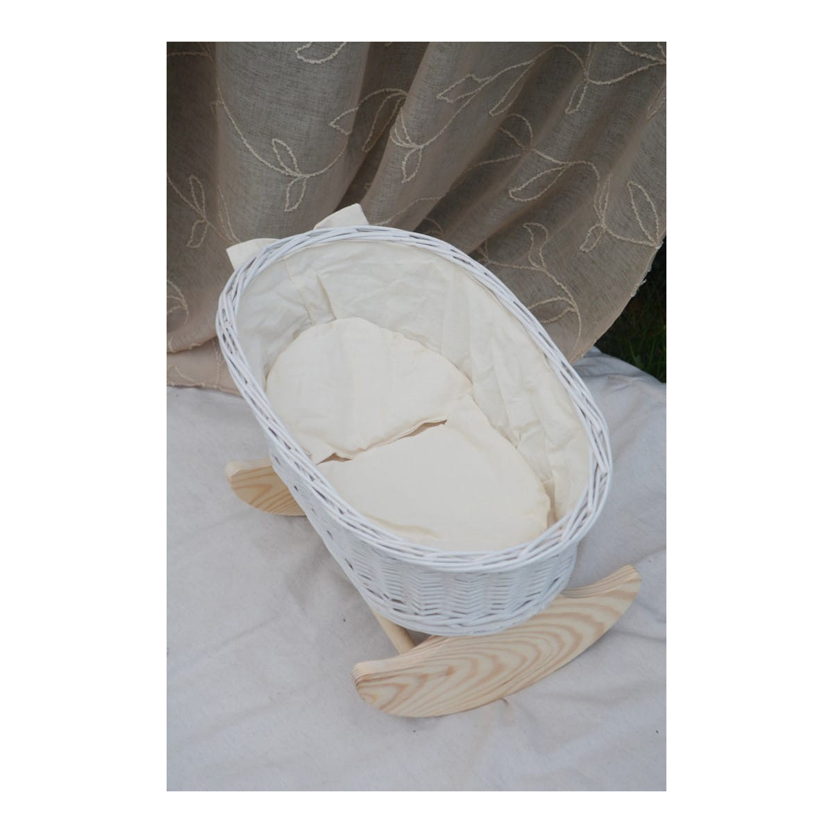 Căsuță de păpuși tricotată pentru copii de culoare albă