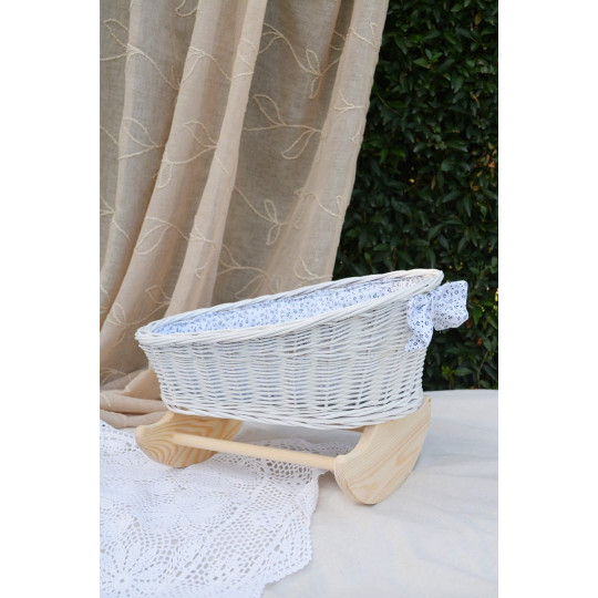 Cât de îngrijitor suport pentru păpuși de culoare albă, țesut manual.