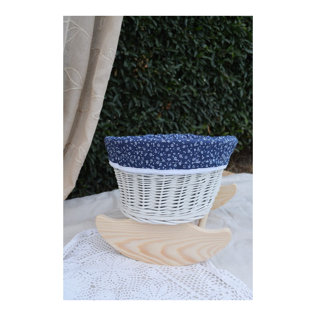 Culoare albă leagăn original pentru păpuși cu pilotă albastră