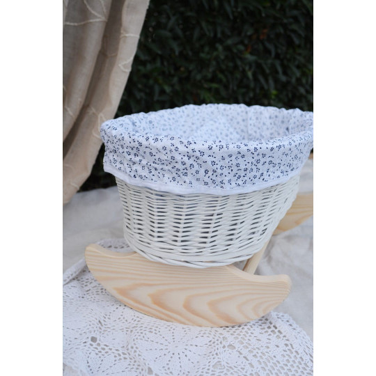 Culcuță originală pentru păpuși cu pătură albă