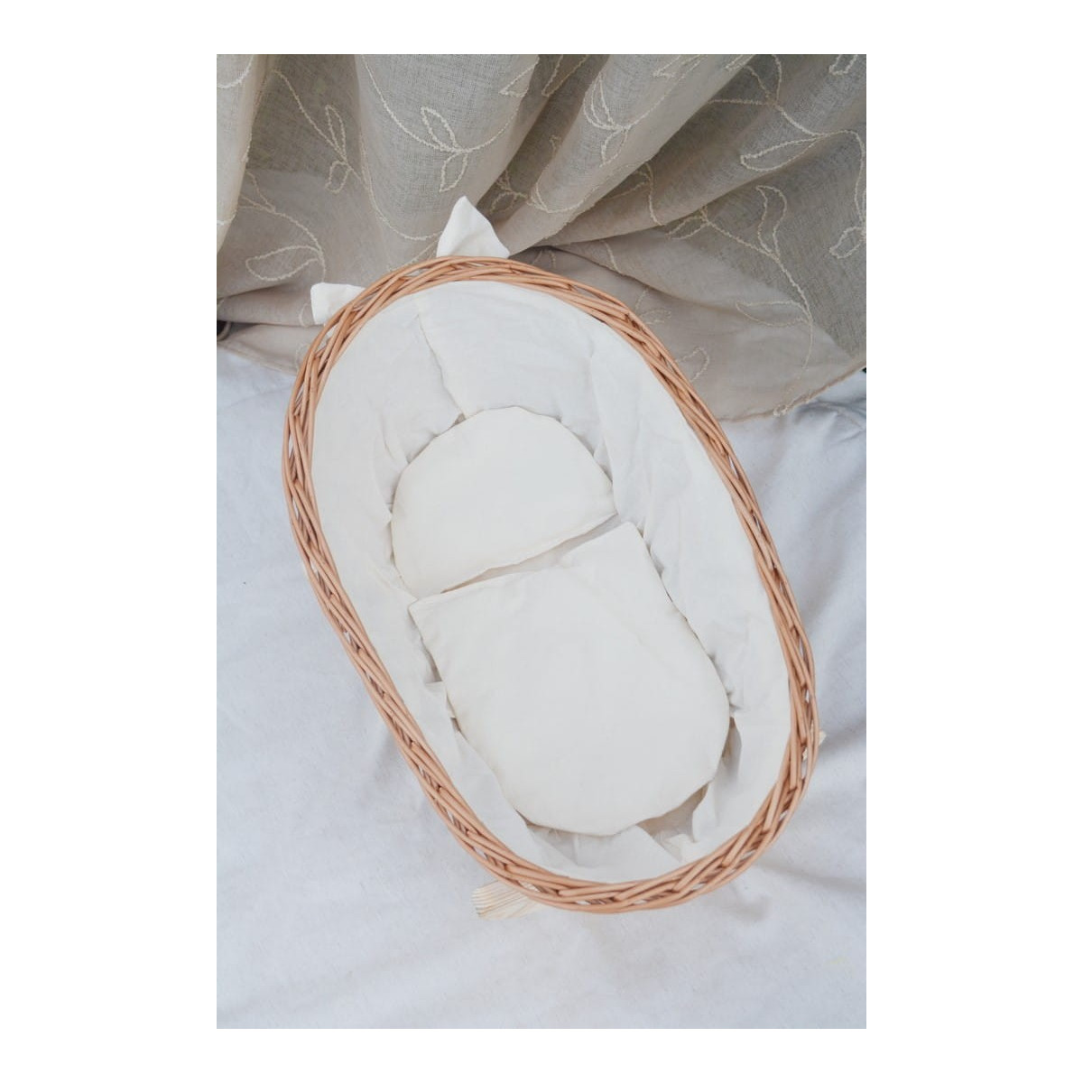 Culoare originală a pătuțului pentru păpuși tricotat manual