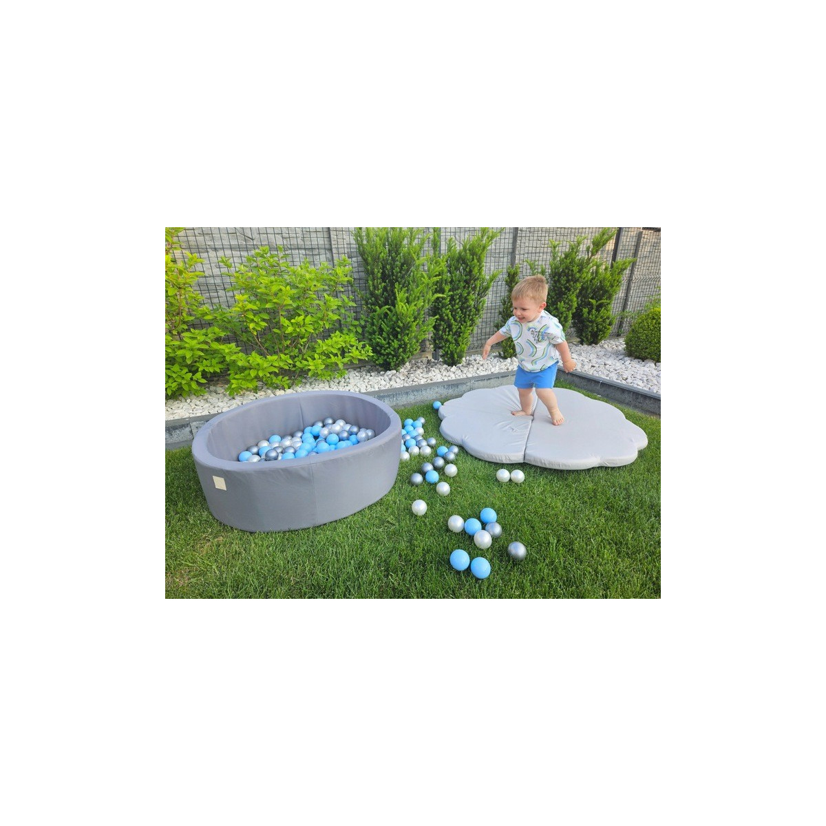 Bazin uscat mic 90x30 de culoare gri cu 200 bile.