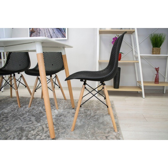 Scaun scandinav cu design original pentru dining și living, de culoare neagră