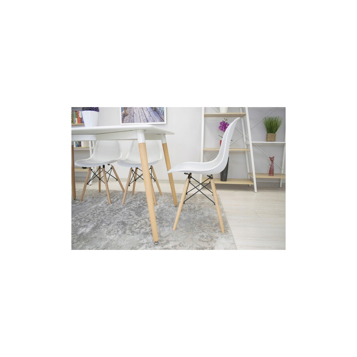 Scaunele scandinave tip plasă pentru dining de culoare albă
