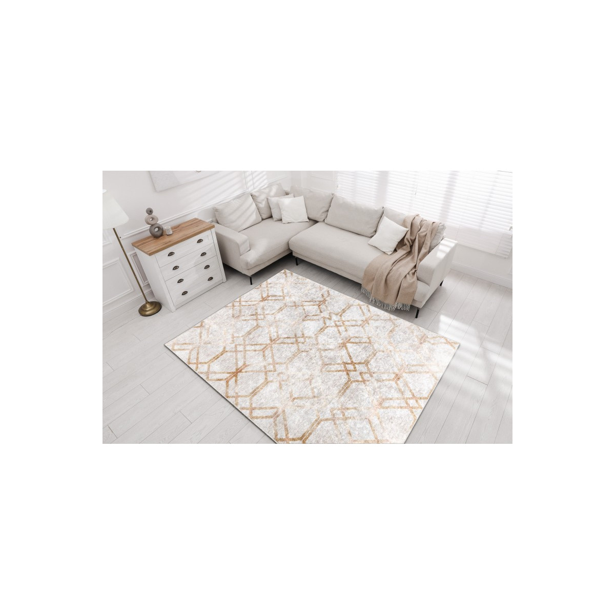 Covor modelat de culoare aurie colecția MIRO