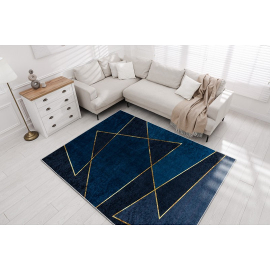 Covor ieftin de calitate, de culoare albastră, cu modele