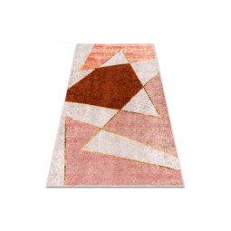 Covor modern, cu un model original, în culoarea roz.