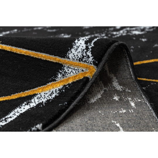 Covor exclusiv cu modele în culoarea neagră