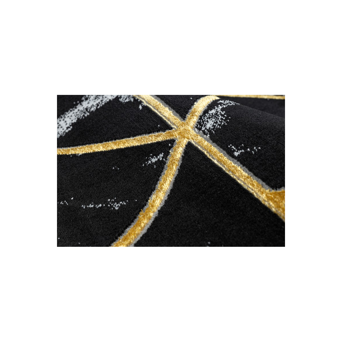 Covor exclusiv cu modele în culoarea neagră